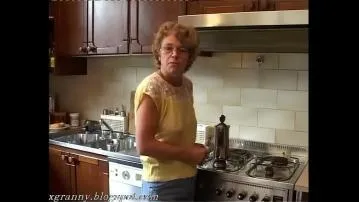 Mamie laide baise vidéo porno