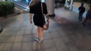 Le voyage shopping de la blonde sara vidéo porno